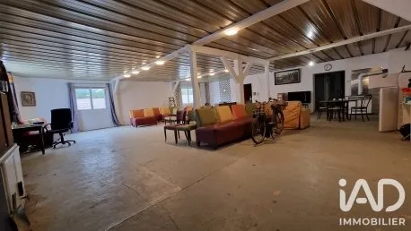 Garage - 9-Piece House with Workshop Potential near Etrépagny