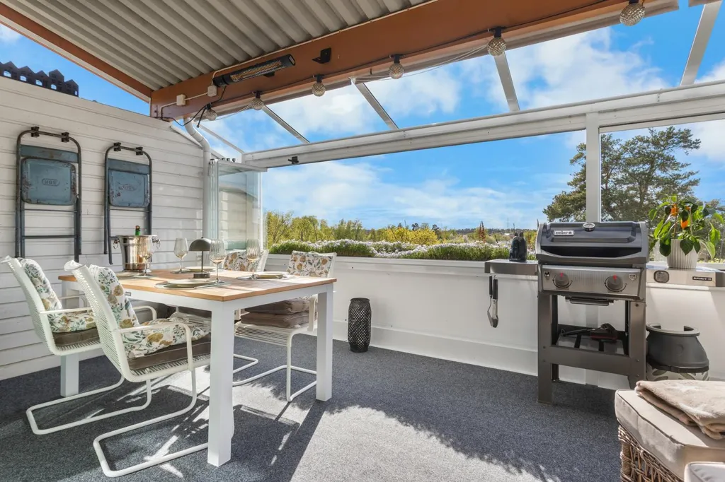 Terrass - Apartment with Balcony in Sollentuna