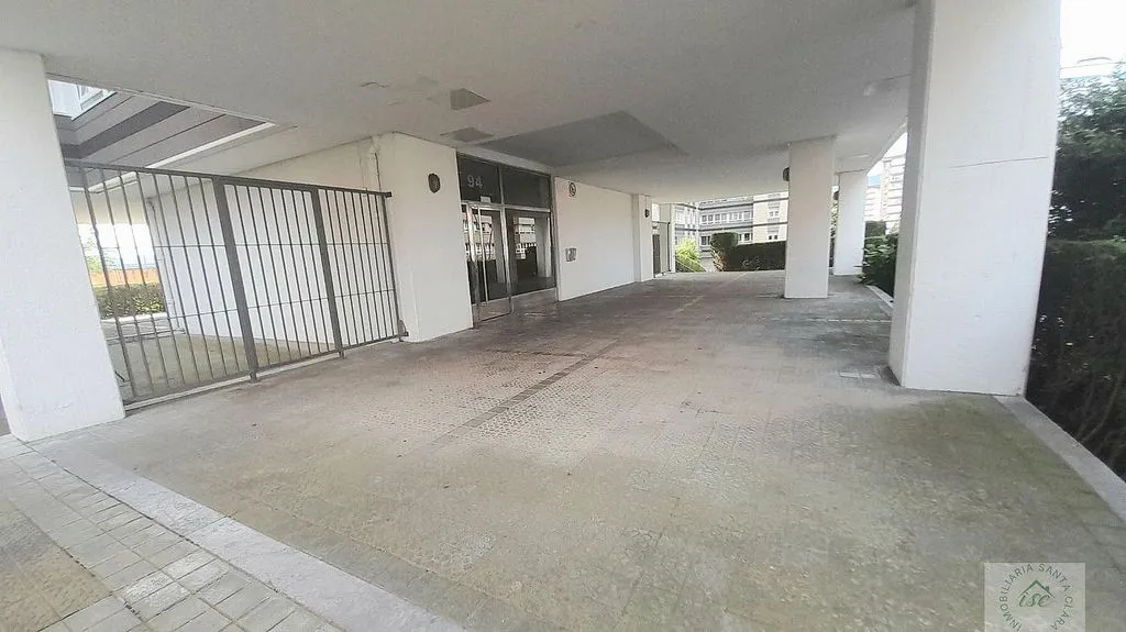 Garage - Apartment with Terrace and Balcony in Txurdinaga