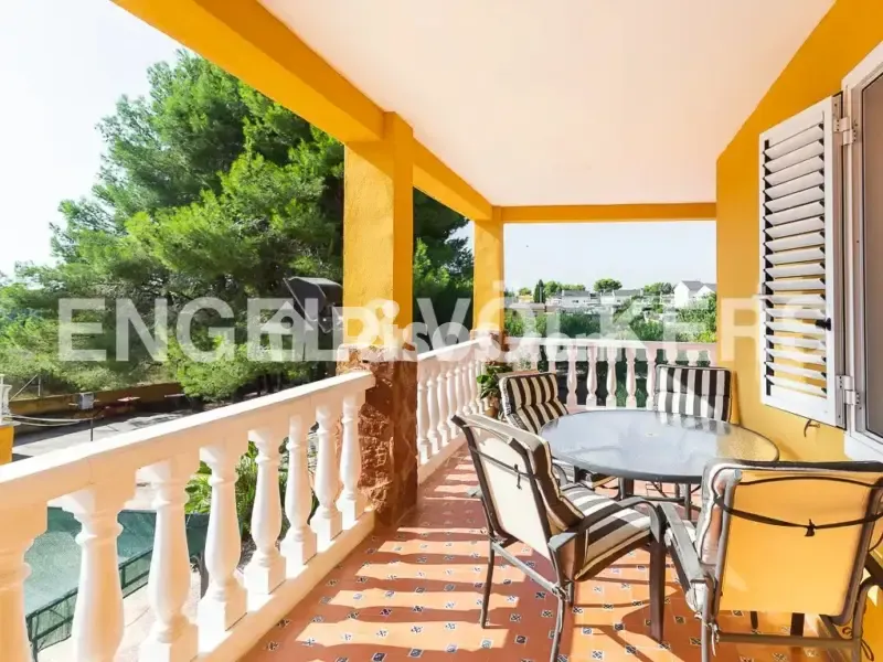 Terrasse - Rustic Chalet with Pool in Montserrat
