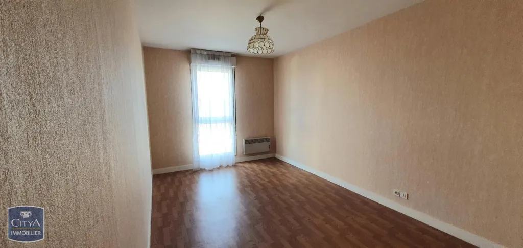 Toad - Senior Residence Apartment in Châteauroux Centre
