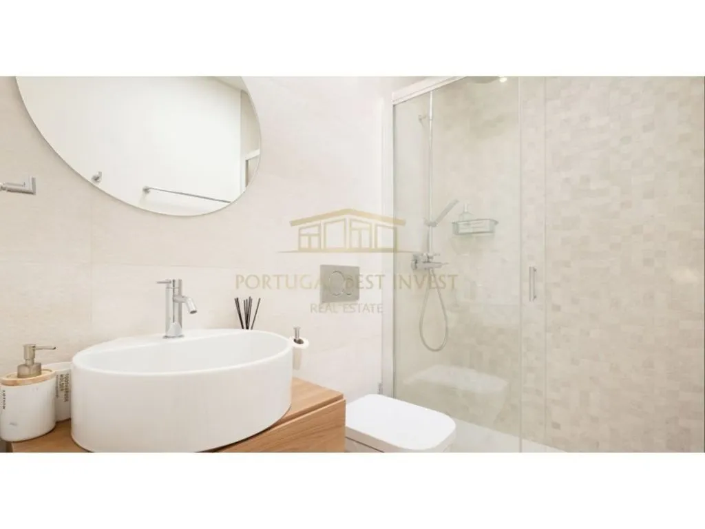 Salles de bain - Contemporary Semidetached House with Pool in Lagoa