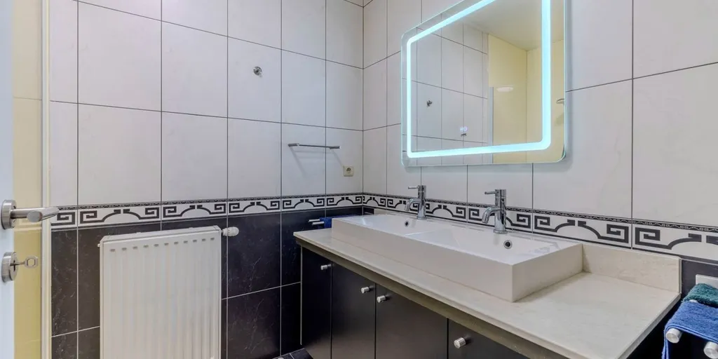 Vannitoad - Ground Floor Apartment with Garden in Niel