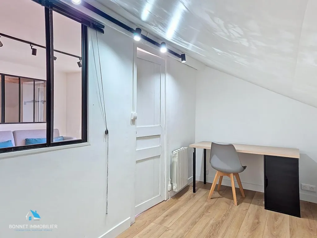 Office - Renovated Flat with Study in Chamalières