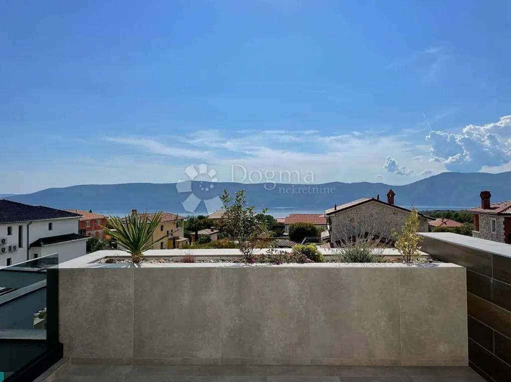 Terrazza - Modern Villa with Infinity Pool in Krk Centre