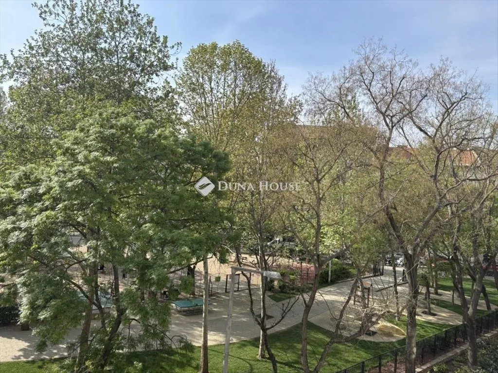 Giardino - Park-View Apartment in Budapest VII District