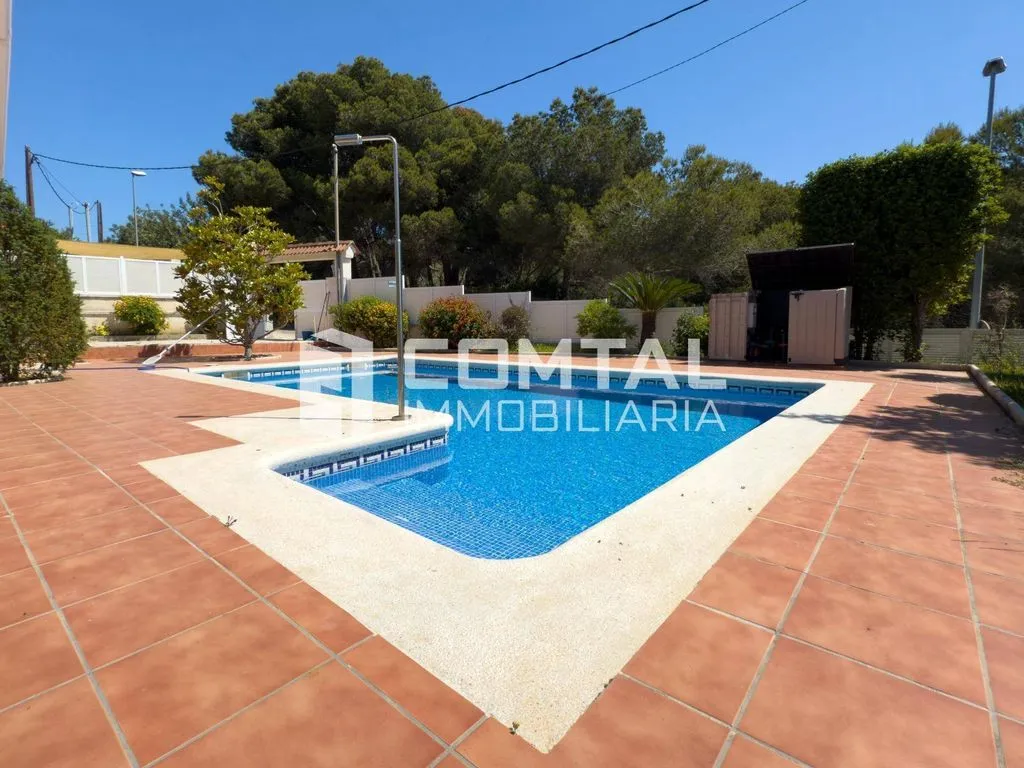 Pool - Luxury Detached House with Private Pool in Cubelles