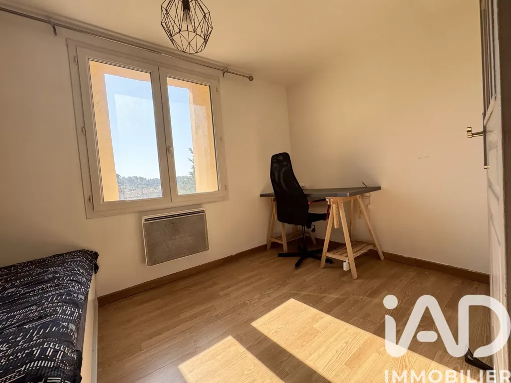 Chambres - Appartement Lumineux en Centre-Ville à Ollioules