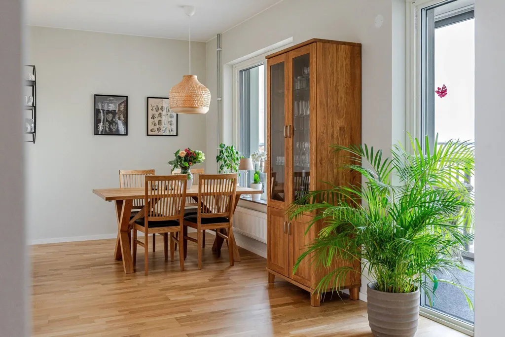 Söögituba - Apartment with Large Balcony in Östermalm