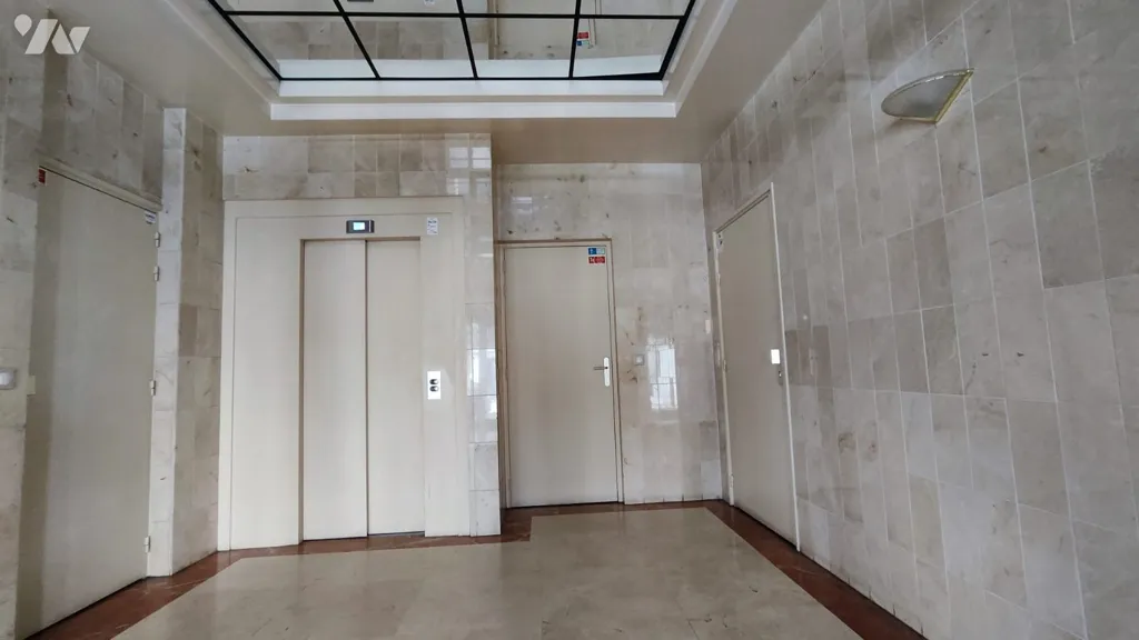 Hallway - Spacious 3-Bedroom Apartment with Terrace in Chambéry