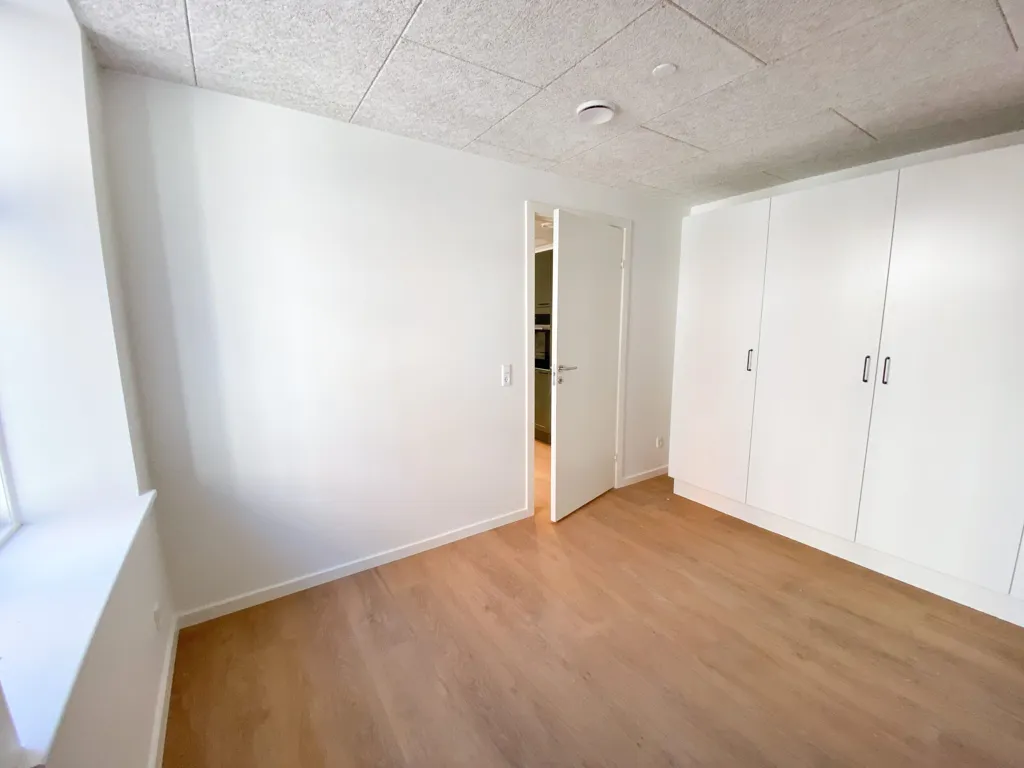Pièces - Renovated 2-Bedroom Flat with Balcony in Aalborg