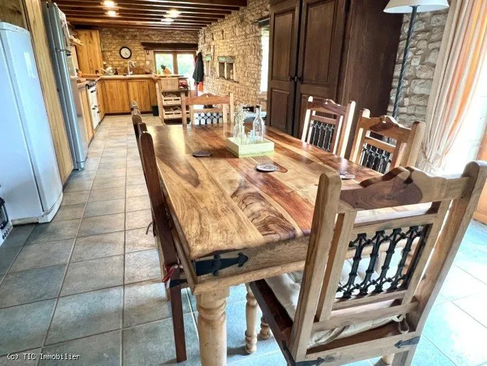 Söögituba - Spacious House with Large Garden in Cellefrouin