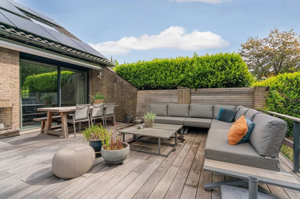 Terrass - Fully Renovated Villa with Pool in Nijmegen