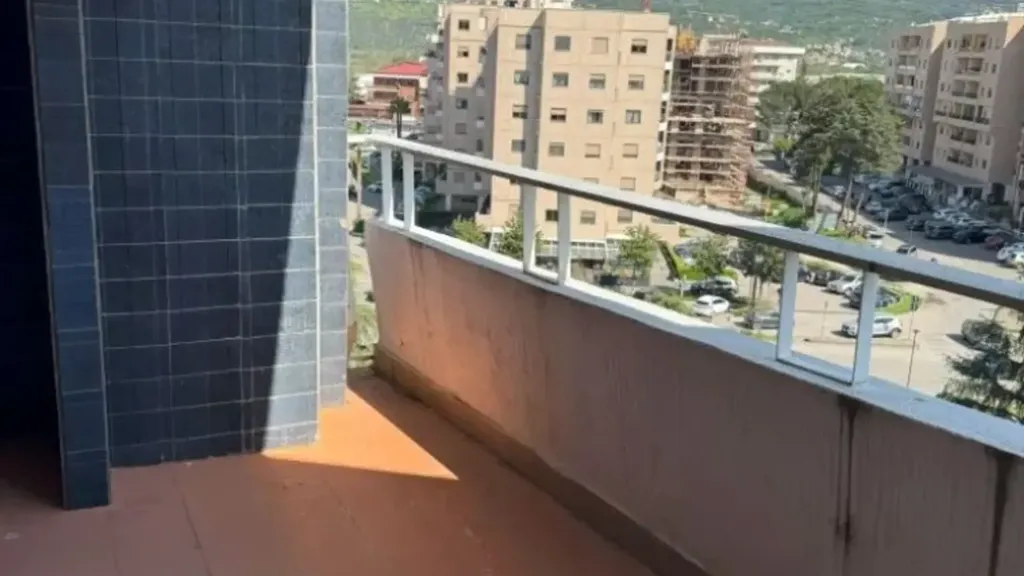 Balcon - Duplex Apartment with Balcony and Terrace in Rende
