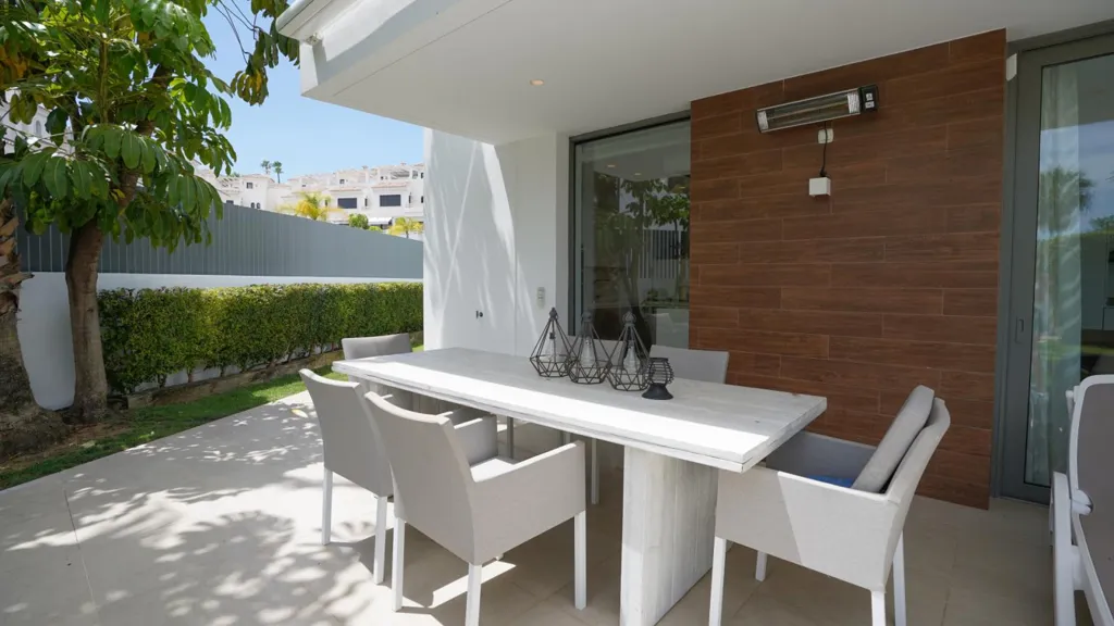 Terrasse - Luxury Villa with Pool in Estepona