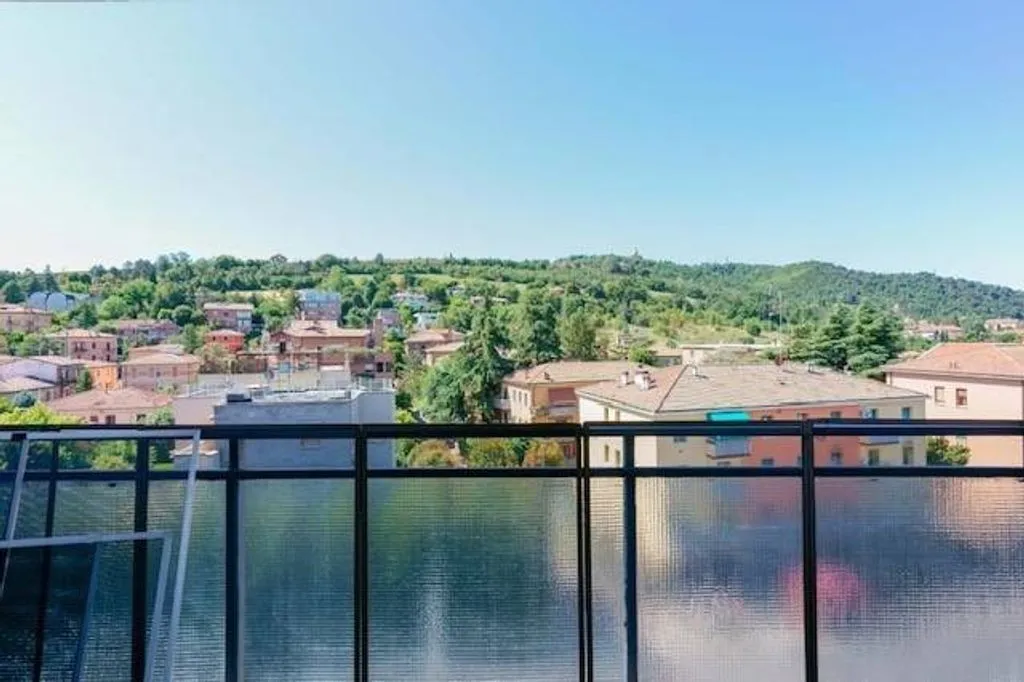 Rõdu - Penthouse with Large Terrace in Bologna