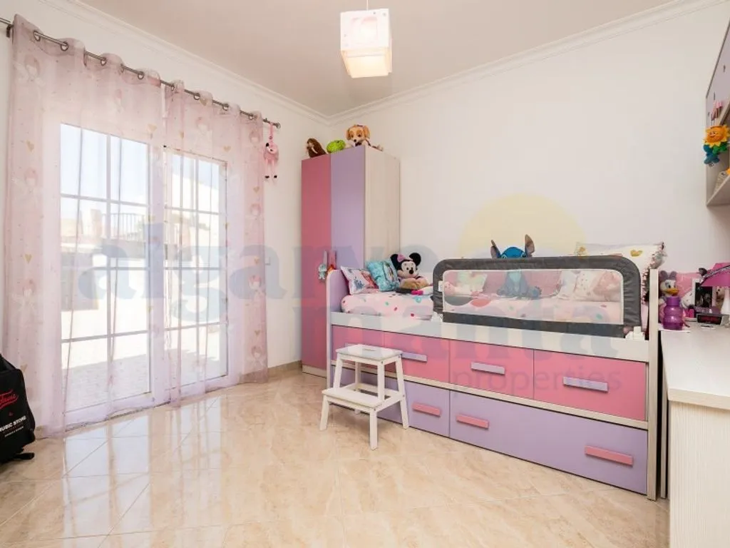 Magamistoad - Detached Villa with Pool near Golf Courses, Junqueira