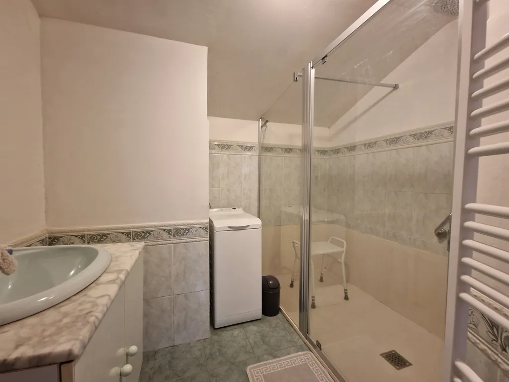 Bathrooms - Echoppe with Garden in Tasdon, La Rochelle