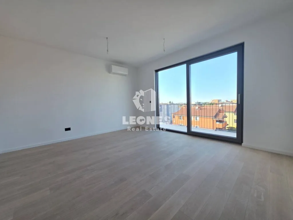 Pièces - Modern Apartment with Balcony in Umag Centre