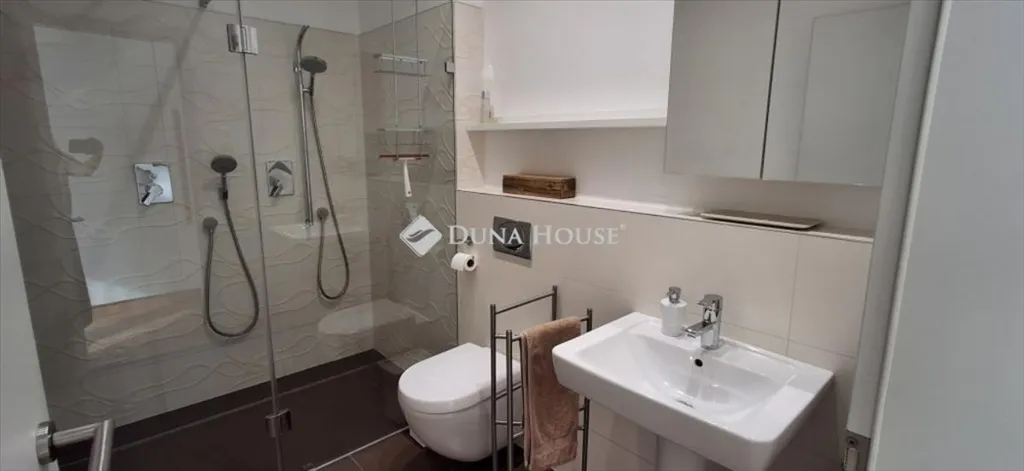 Bagni - Premium House with Mediterranean Panel in Dunaharaszti