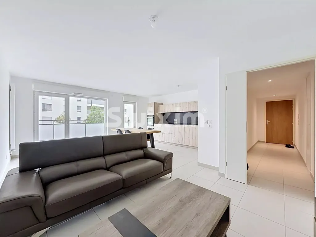 Living Room - 3-Room Apartment with Balcony in Ferney-Voltaire