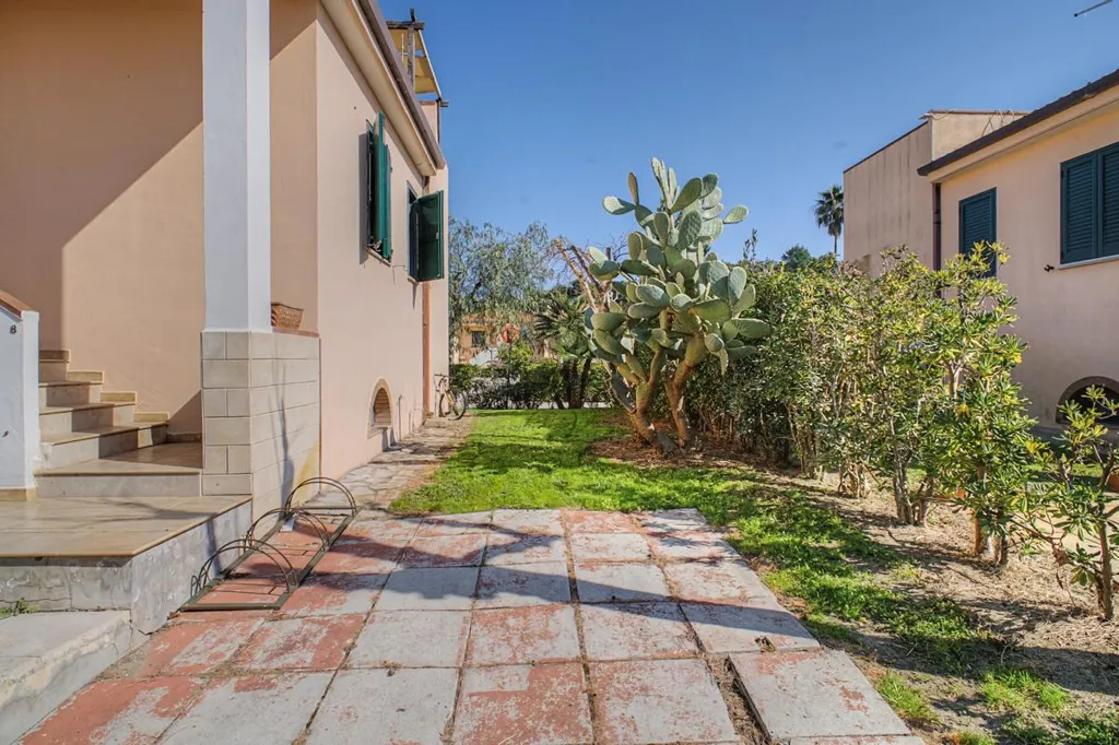 Jardin - Villa with Balcony in Bernalda Centre