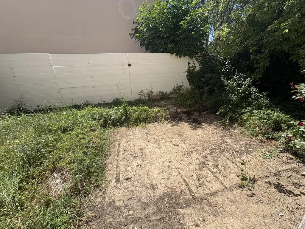 Aed - City House with Garden in Troyes