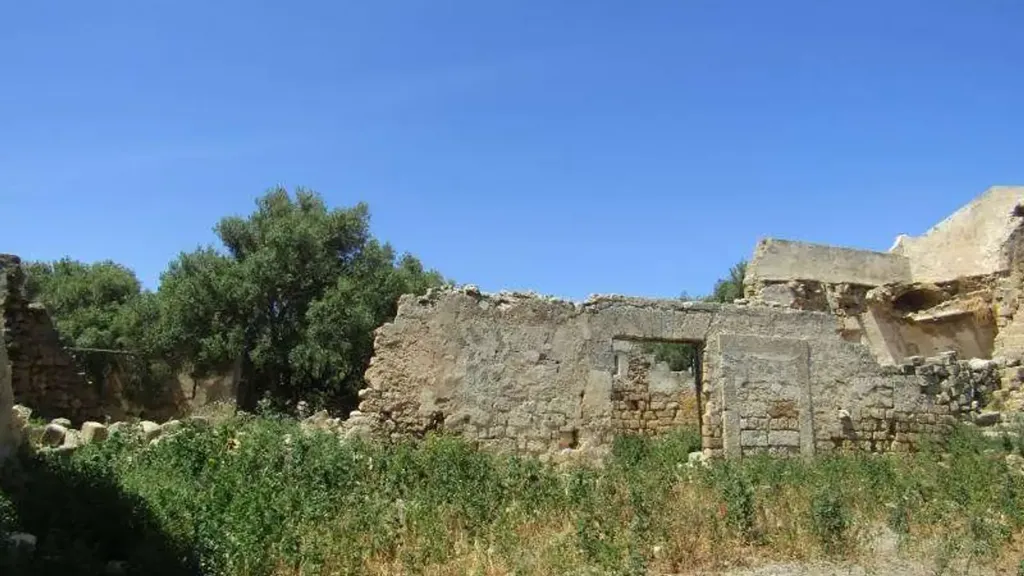 Aed - Historic Rustico for Renovation in Marsala