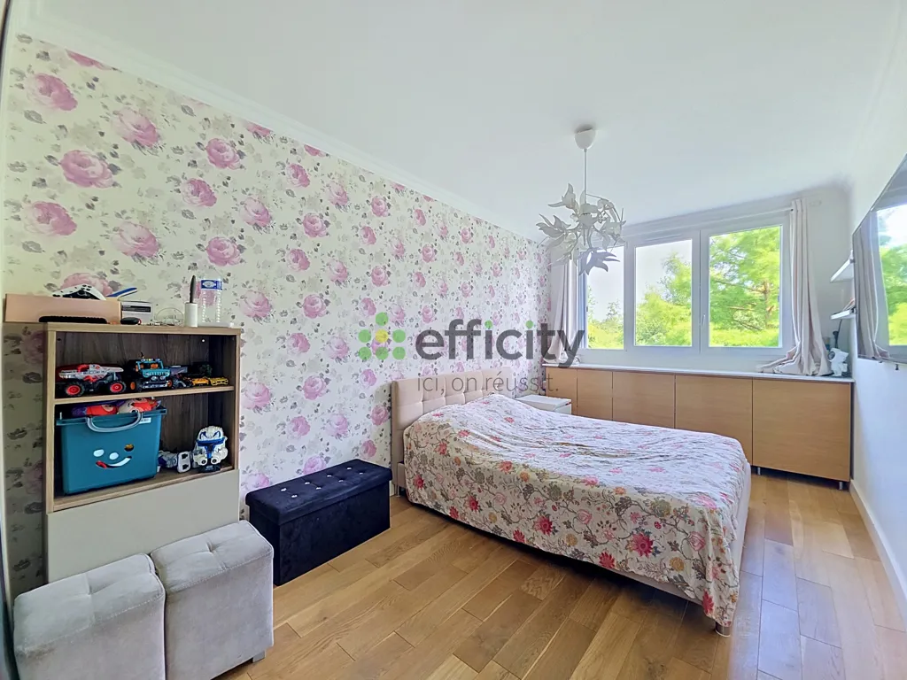 Magamistoad - Apartment with Balcony in Quiet Residence