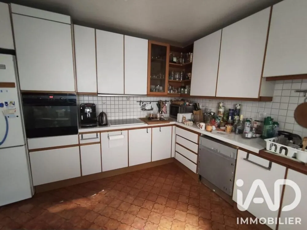 Köök - 7-Piece House with Potential in Reims