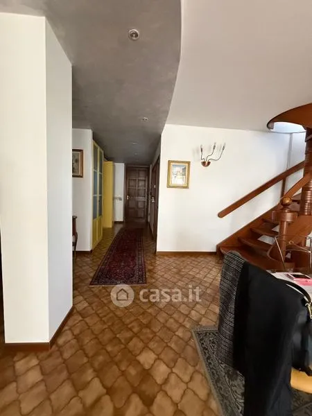 Elutuba - Two-Level Lake View Apartment in Buguggiate