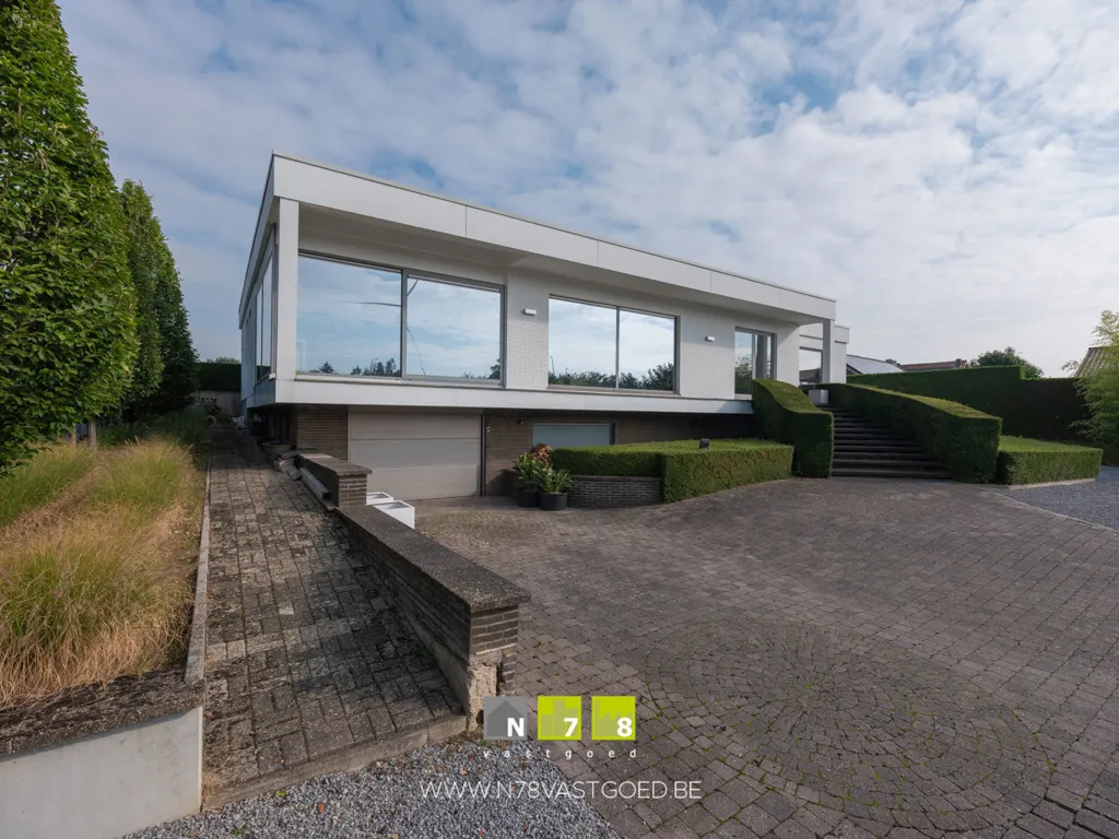 Extérieur - Villa Moderne avec Appartement et Garage à Dilsen