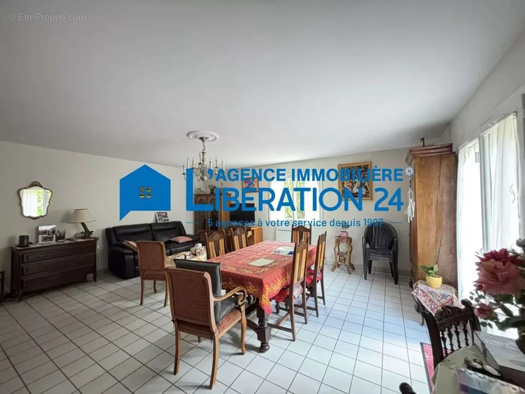 Salle à manger - Maison avec Jardin et Terrasse à Saint-Étienne