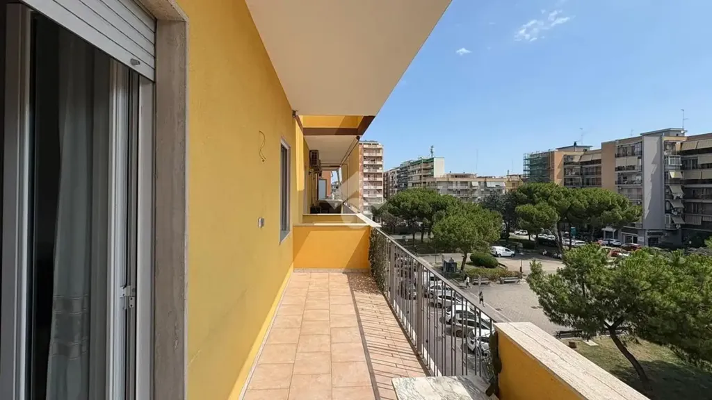Balcone - Rear-Facing Apartment with Balcony in Bari
