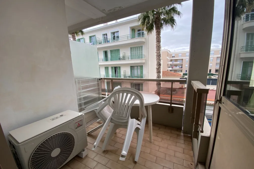 Rõdu - Studio with Seafront Proximity in Juan-les-Pins