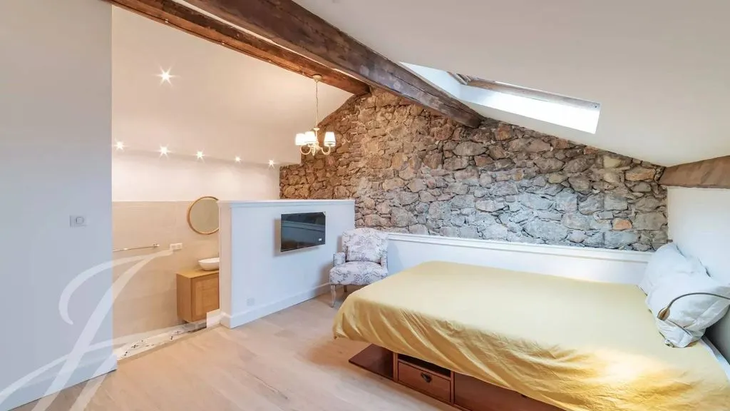 Chambres - Appartement Duplex Rénové au Centre de Cannes