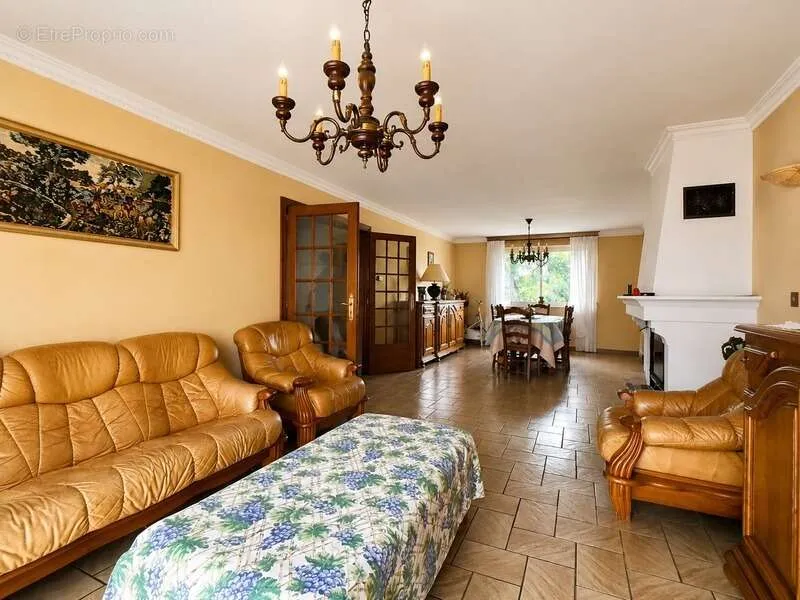 Maison 5 pièces à Metzeresche