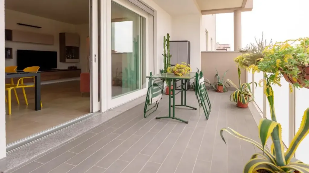 balcony