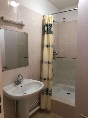 Vannitoad - Student-Friendly Studio in Tours