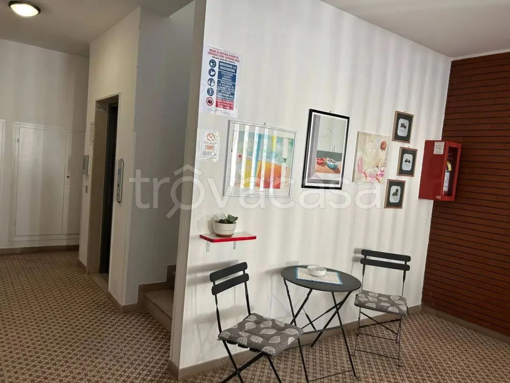 Esik - Triplex with Balcony in Comacchio