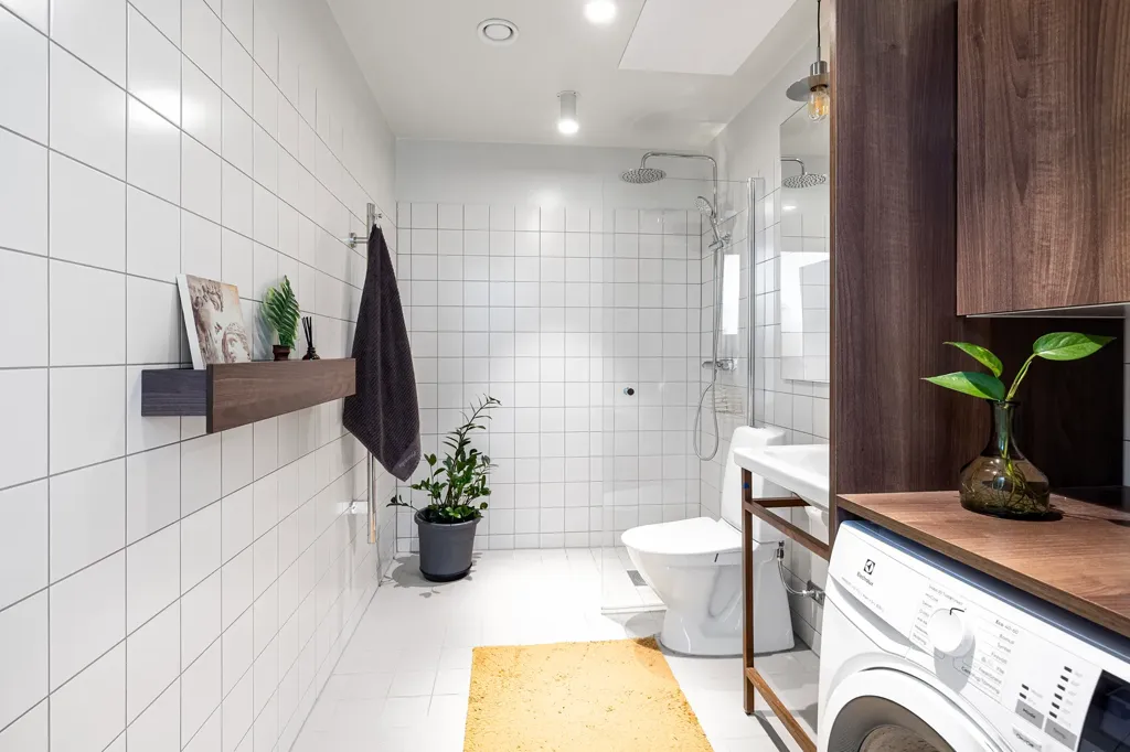Salles de bain - Three-bedroom Apartment with West View in Nynäshamn