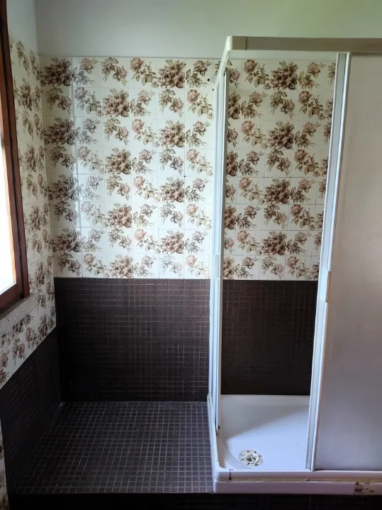 Vannitoad - Spacious Three-Bedroom Apartment with Terrace in Adria