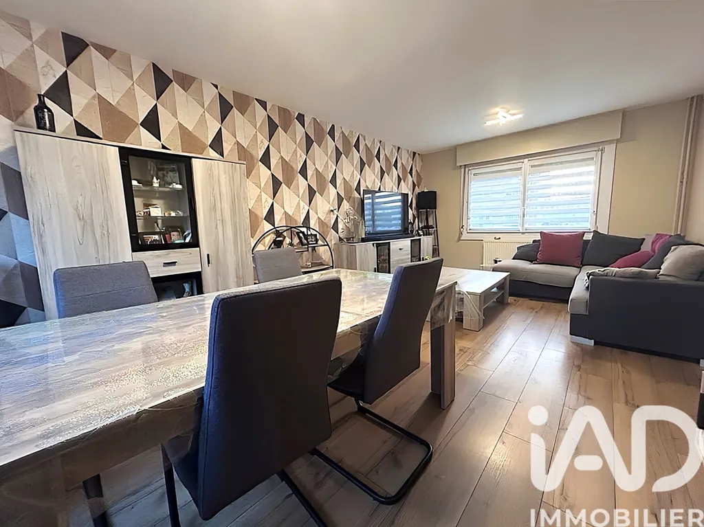 Söögituba - Functional 5-Piece Villa with Garden in Roéulx