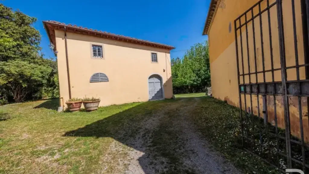 Välivaade - Historic Rustico with Private Chapel in Crespina Lorenzana