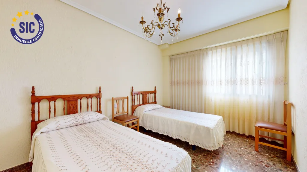 Magamistoad - Two-in-One Property with Terrace in Torrent