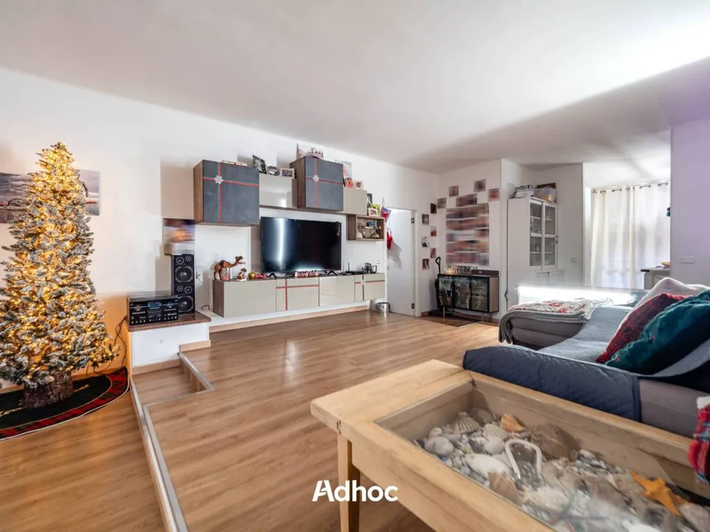 Elutuba - Spacious Apartment with Terrace in Fano