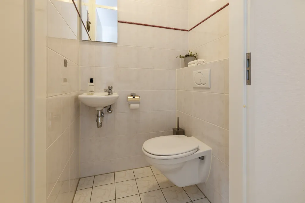 Salles de bain - Corner Apartment with Balcony in Oldenzaal
