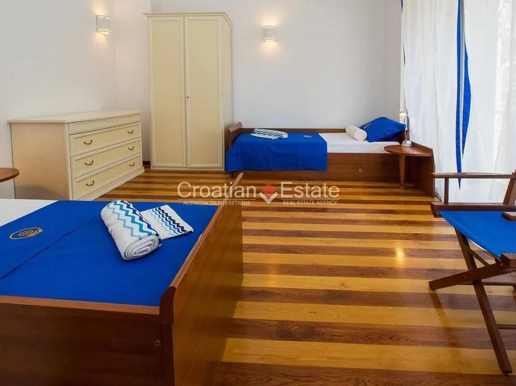 Chambres - Beachfront House with Pools in Postira