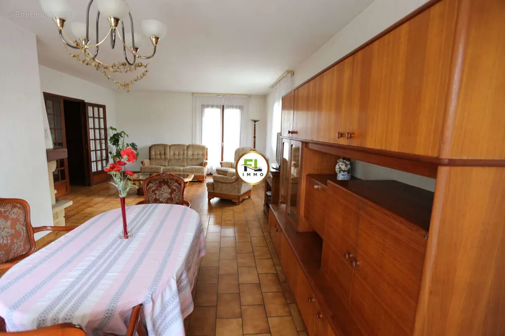 Salle à manger - Maison avec Terrasse et Jardin à Acheres