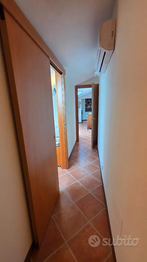 Entrée - Spacious Two-Level Apartment in San Polo d'Enza